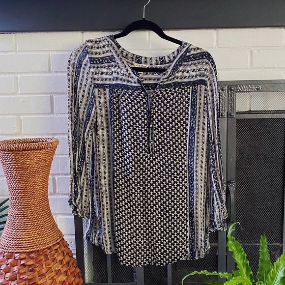 Neutral Pattern Lucky Brand Button Blouse - Picture 1 of 5